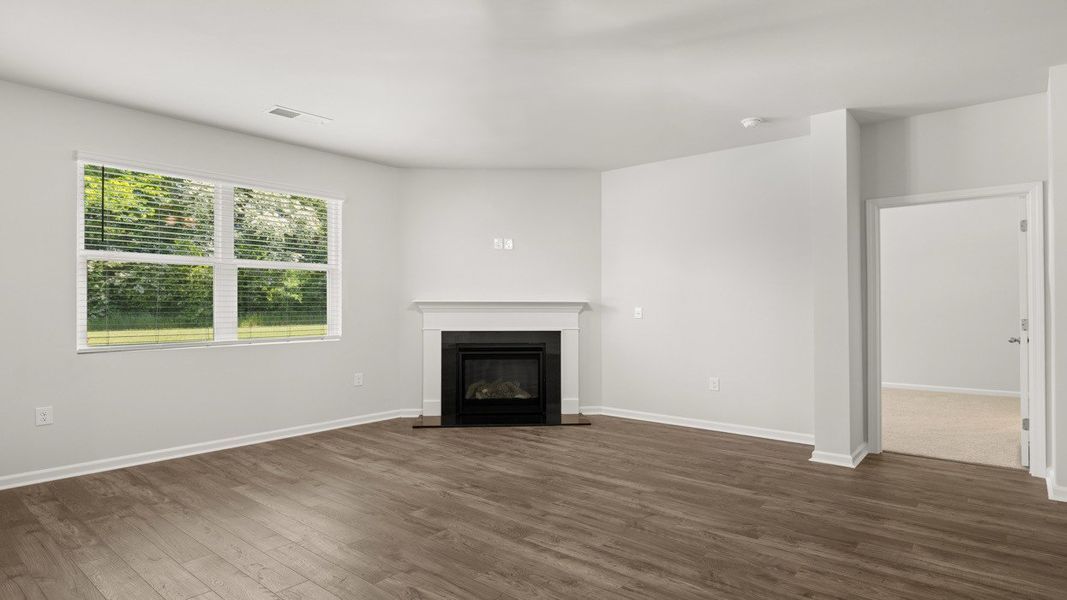 Spacious, unfurnished interior of a new home in Chukker Creek Landing, Aiken (Image 17).