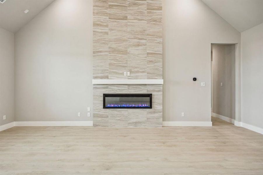 Spacious, unfurnished interior of a new home in , Waxahachie (Image 25). Spacious, unfurnished interior of a new home in , Waxahachie (Image 25).