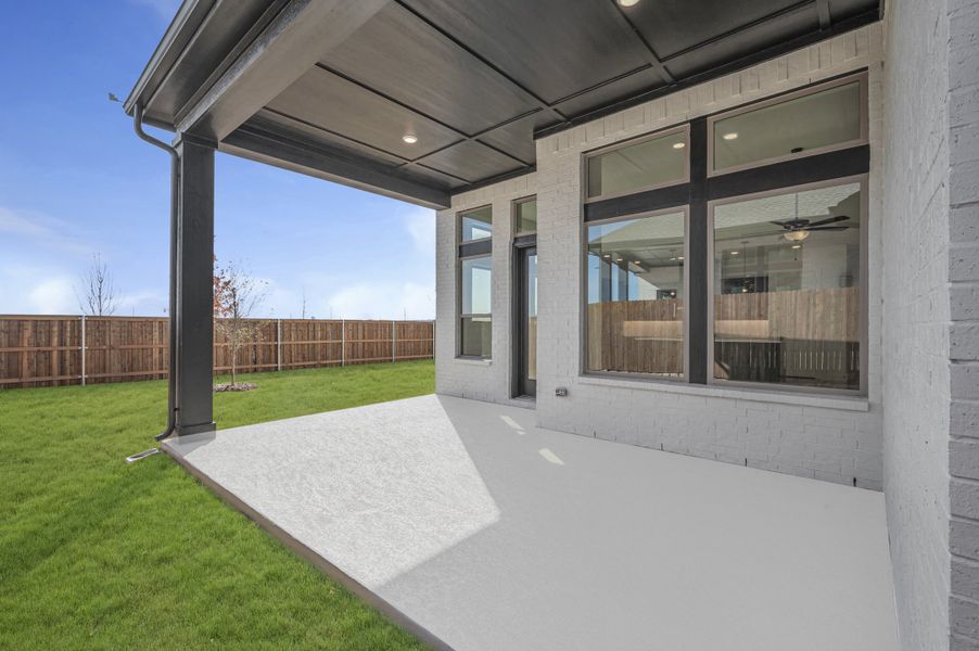 Exterior details and patio area of a home in Tavolo Park Cottages, Fort Worth (Image 4).