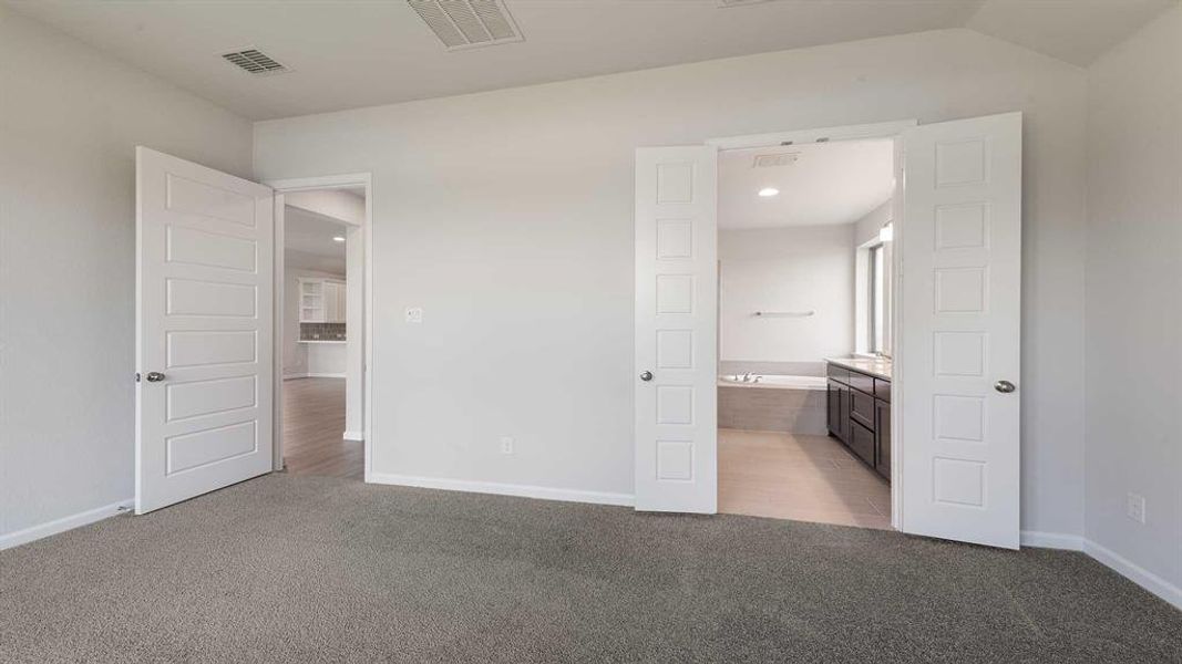 Spacious, unfurnished interior of a new home in Devonshire - Reserve 45', Forney (Image 22).