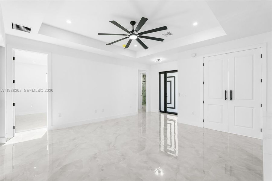 Spacious, unfurnished interior of a new home in , Lehigh Acres (Image 26).
