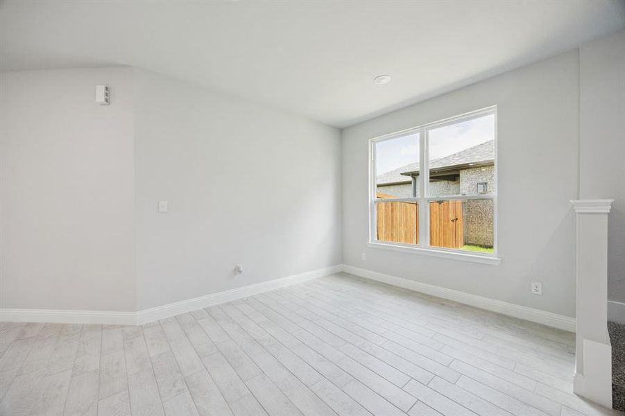 Spacious, unfurnished interior of a new home in Santorini, Seagoville (Image 13).