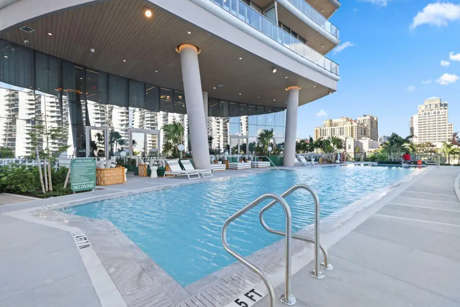 Condo located in West Palm Beach, FL showcasing its design and architecture (Image 5). Condo located in West Palm Beach, FL showcasing its design and architecture (Image 5).