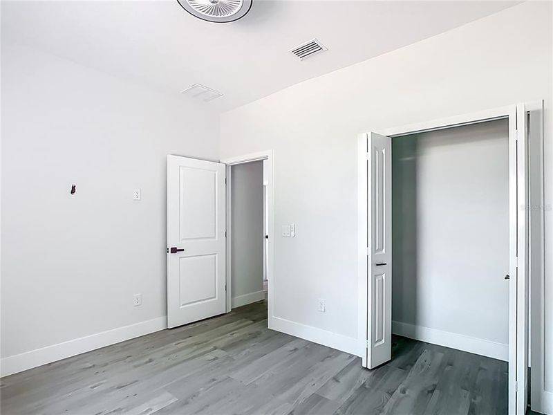 Spacious, unfurnished interior of a new home in , Ocala (Image 29).