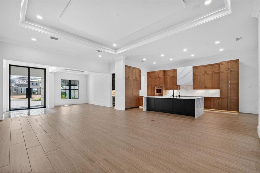 Spacious, unfurnished interior of a new home in , Sarasota (Image 69).