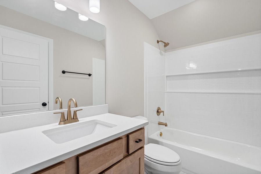 Furnished interior view inside a new home in Lockwood, Collierville (Image 12).