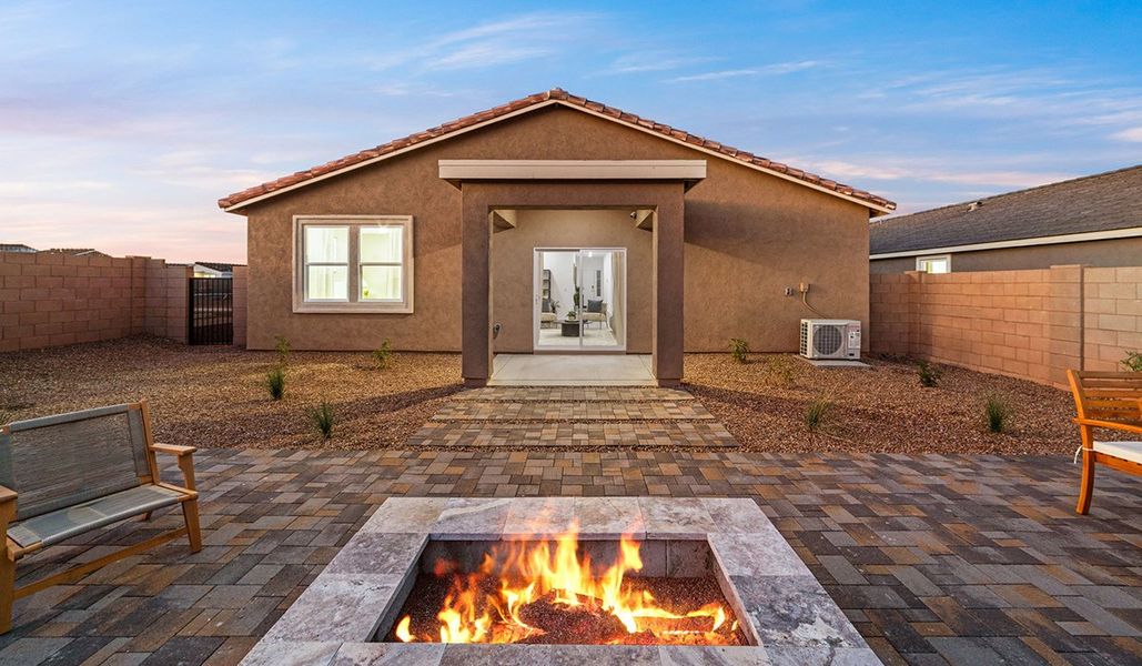 Representative exterior details of a home built from the Mariposa - C40M by D.R. Horton in Entrada Del Toro at Rancho Sahuarita, Sahuarita (Image 33).
