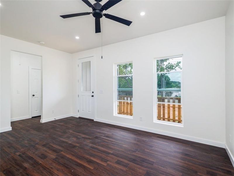 Spacious, unfurnished interior of a new home in , Brownwood (Image 11).