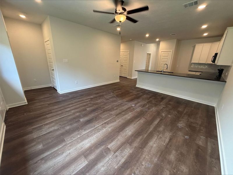 Spacious, unfurnished interior of a new home in Sterling Ridge, Huntsville (Image 11). Spacious, unfurnished interior of a new home in Sterling Ridge, Huntsville (Image 11).