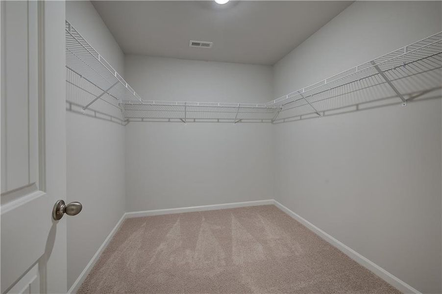 Spacious, unfurnished interior of a new home in Burchwood, Stockbridge (Image 24).