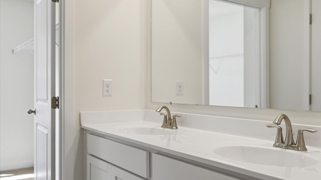 Representative interior finishes for a home built from the Edmon by D.R. Horton in Oak Hill, Vonore (Image 20). Representative interior finishes for a home built from the Edmon by D.R. Horton in Oak Hill, Vonore (Image 20).