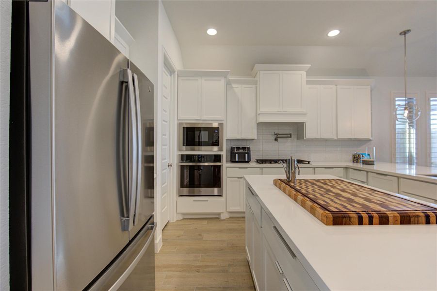 Furnished interior view inside a new home in Cross Creek West, Fulshear (Image 19).