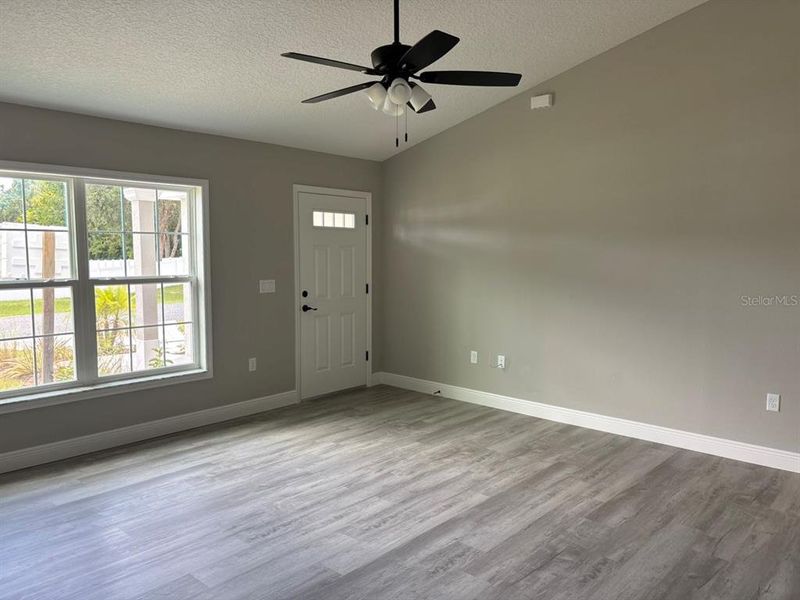 Spacious, unfurnished interior of a new home in , Dunnellon (Image 25).