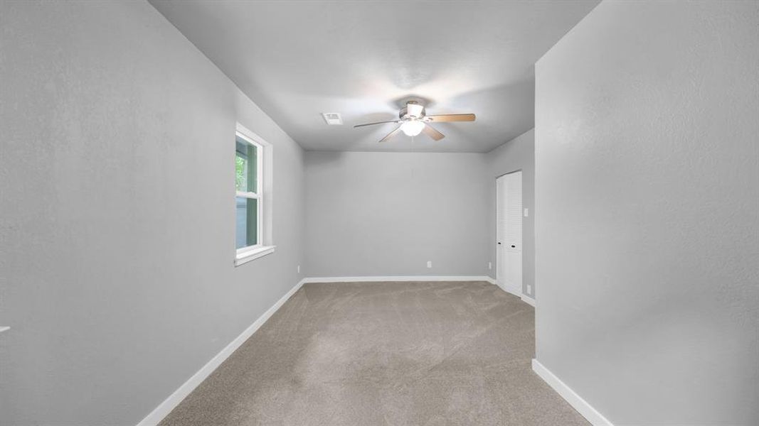 Spacious, unfurnished interior of a new home in , Weatherford (Image 12).