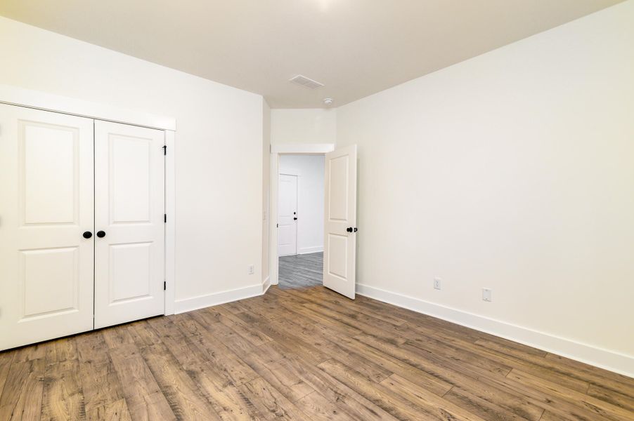 Spacious, unfurnished interior of a new home in , Charleston (Image 39).
