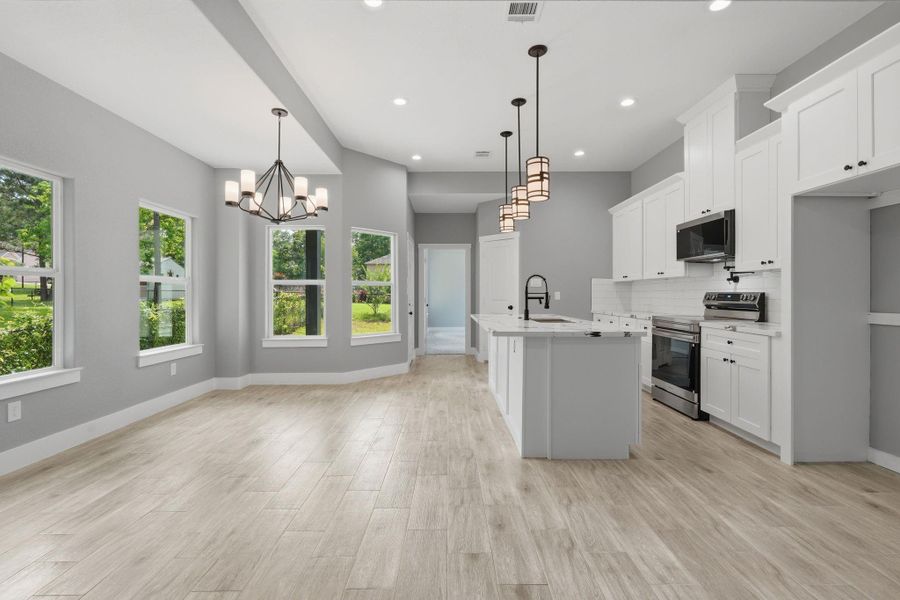 Spacious, unfurnished interior of a new home in , Willis (Image 20).