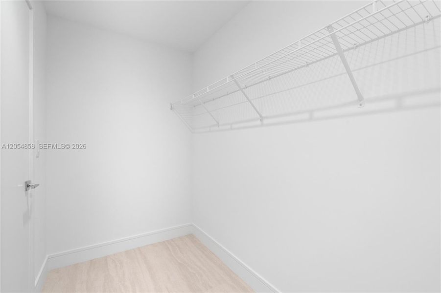 Spacious, unfurnished interior of a new home in One Park Tower, Miami (Image 41).