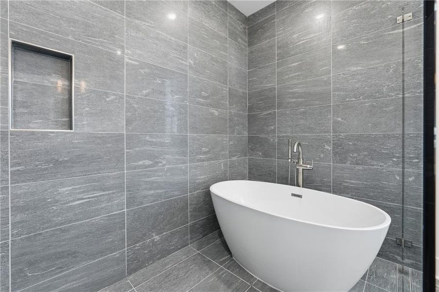 Furnished interior view inside a new home in , Alpharetta (Image 15).