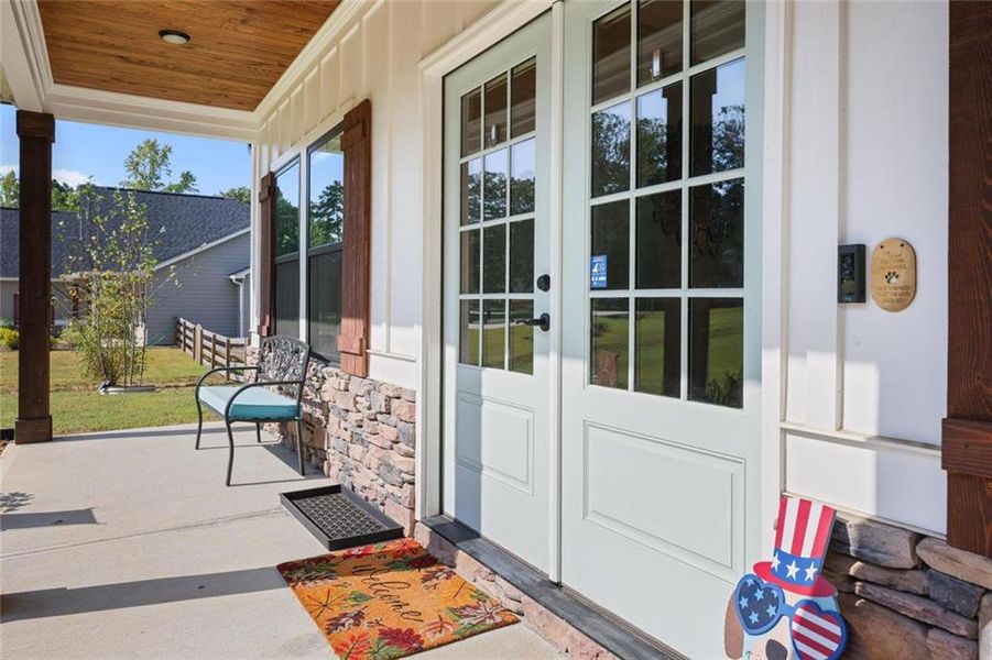 Exterior details and patio area of a home in , Dallas (Image 3).