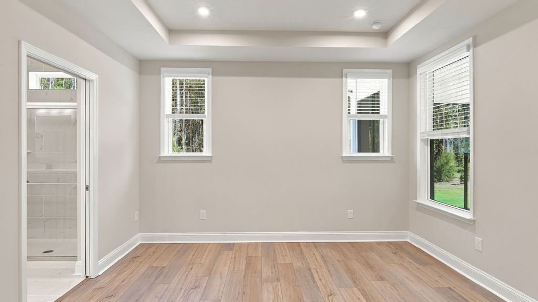 Spacious, unfurnished interior of a new home in Sun City Hilton Head, Bluffton (Image 31).
