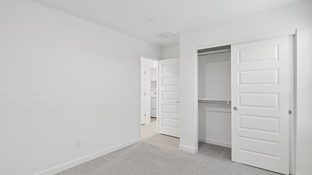 Spacious, unfurnished interior of a new home in The Buttes at Mystic, Peoria (Image 31).