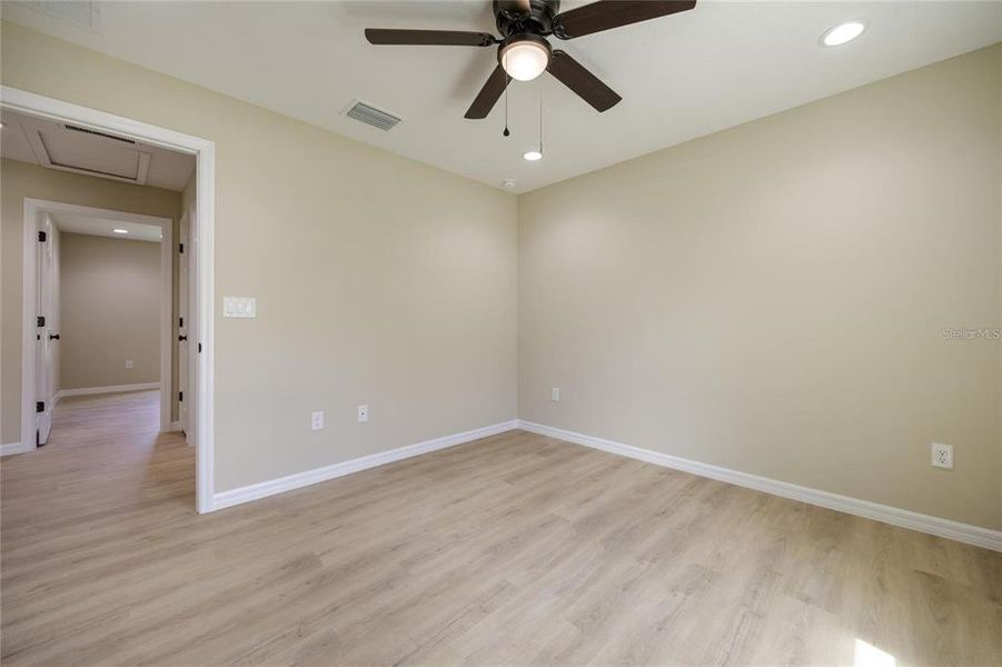 Spacious, unfurnished interior of a new home in , Williston (Image 28).