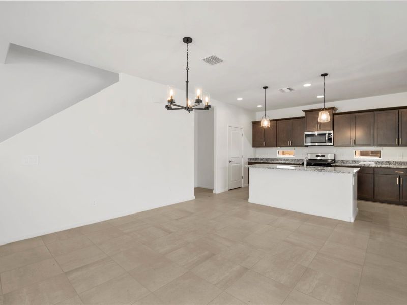 Spacious, unfurnished interior of a new home in Sunset Crest - Signature Series, Tucson (Image 10).