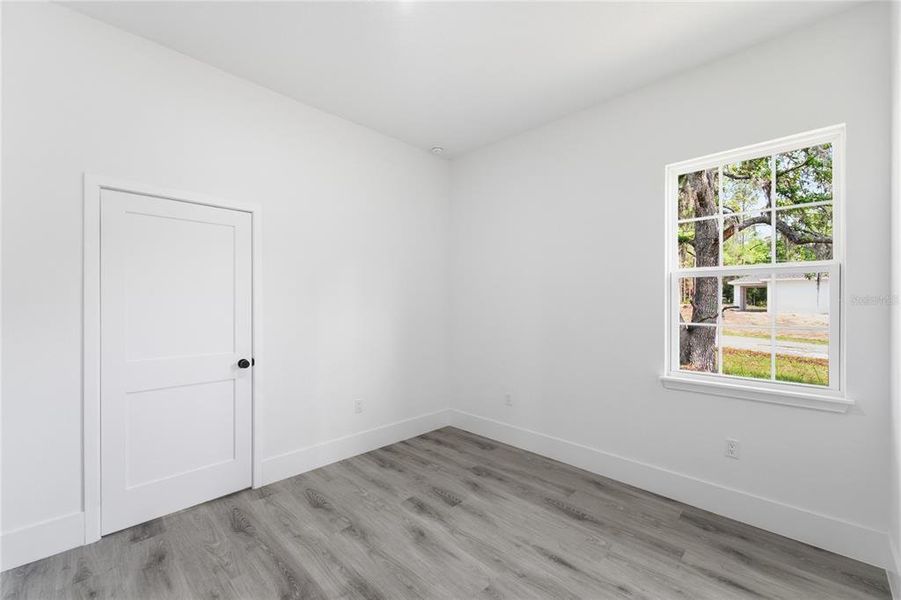 Spacious, unfurnished interior of a new home in , Dunnellon (Image 24).