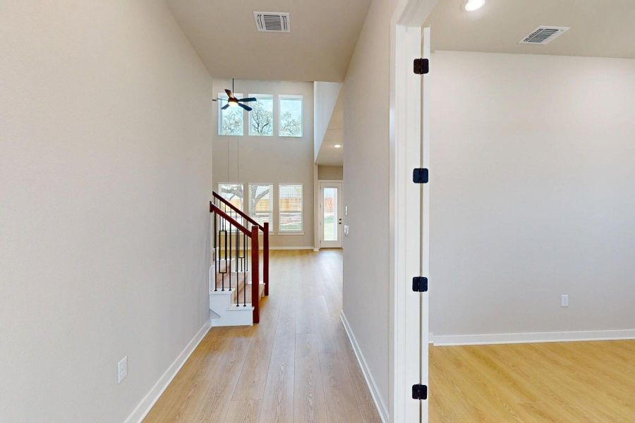 Spacious, unfurnished interior of a new home in Edgewood, Leander (Image 27). Spacious, unfurnished interior of a new home in Edgewood, Leander (Image 27).
