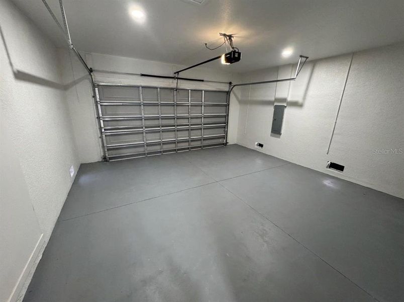 Spacious, unfurnished interior of a new home in , Cape Coral (Image 21). Spacious, unfurnished interior of a new home in , Cape Coral (Image 21).