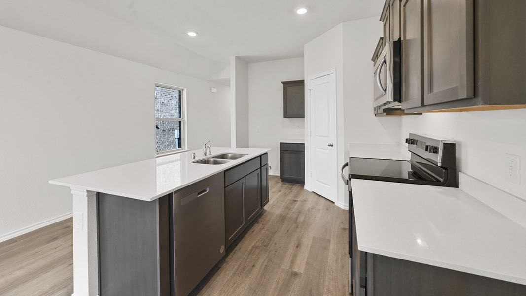 Furnished interior view inside a new home in Blaire Lake, Tyler (Image 6).