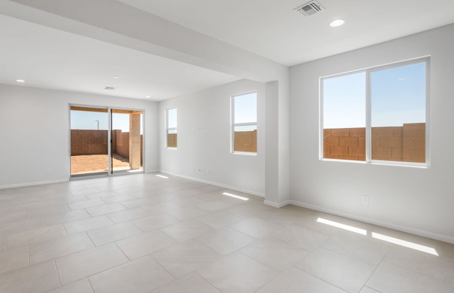 Spacious, unfurnished interior of a new home in Soleo, San Tan Valley (Image 20). Spacious, unfurnished interior of a new home in Soleo, San Tan Valley (Image 20).