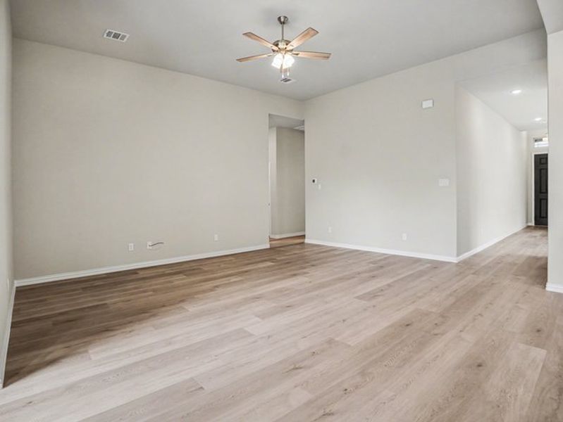 Spacious, unfurnished interior of a new home in Cole Crossing Estates, DeSoto (Image 27). Spacious, unfurnished interior of a new home in Cole Crossing Estates, DeSoto (Image 27).