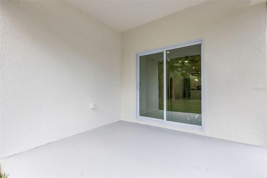 Exterior details and patio area of a home in , Tampa (Image 31).