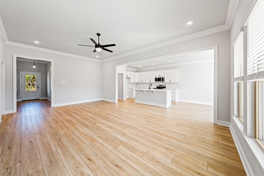 Spacious, unfurnished interior of a new home in Young Oaks, Crestview (Image 12).