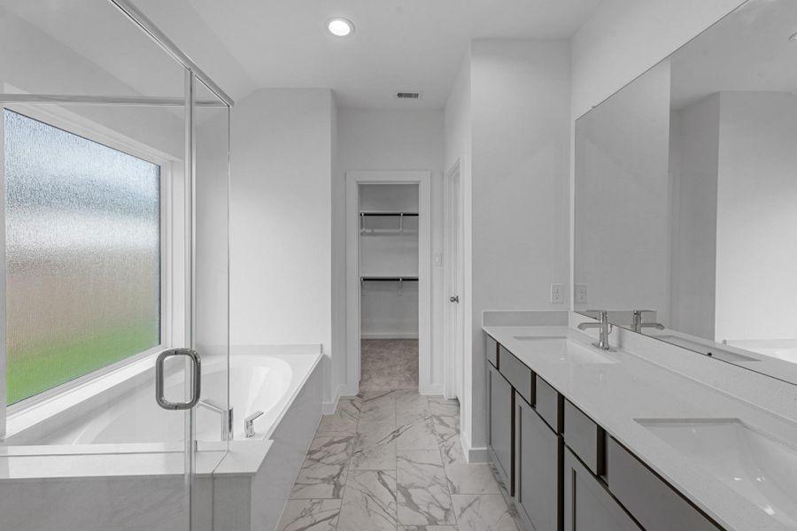 Furnished interior view inside a new home in Briarwood Crossing, Rosenberg (Image 7).