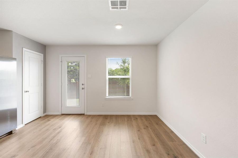 Spacious, unfurnished interior of a new home in Stonehaven, Caddo Mills (Image 26).