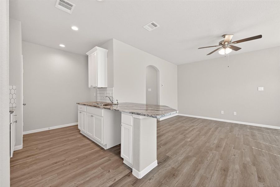 Image 44 of a home in Woodland Lakes.