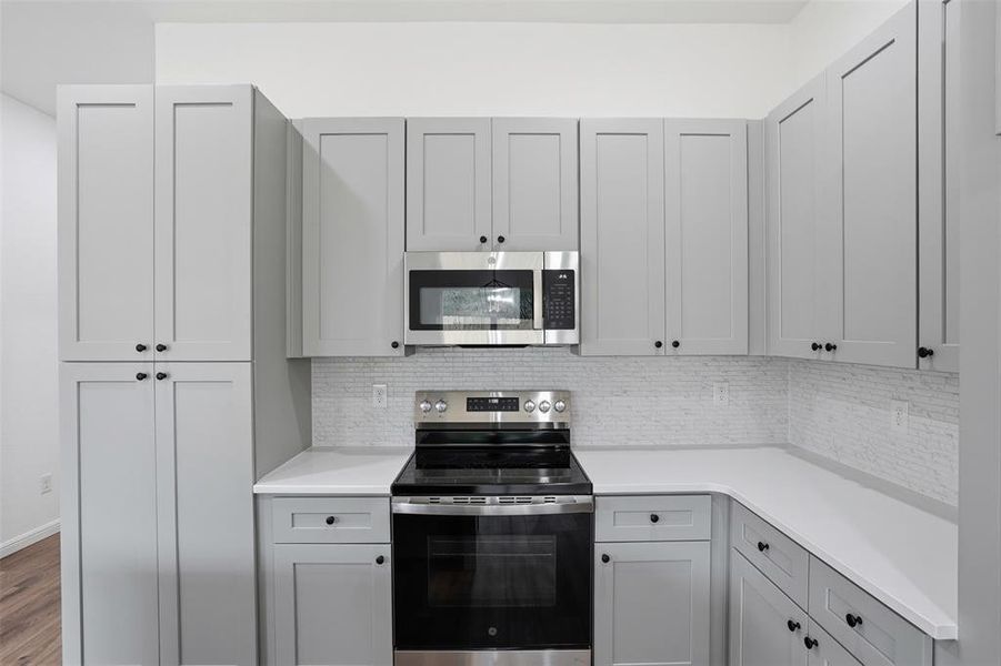 Furnished interior view inside a new home in , Granbury (Image 8).