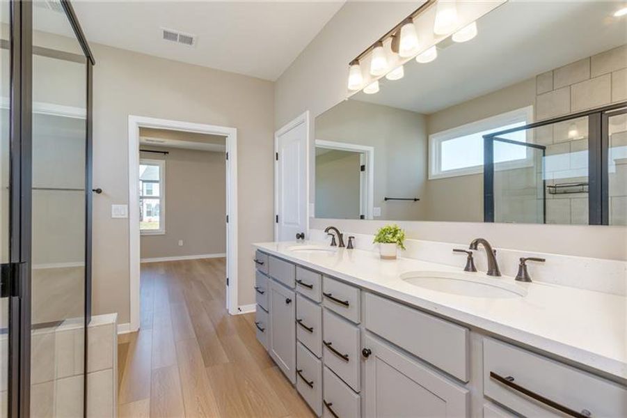 Furnished interior view inside a new home in Sweetbay Farm, Lawrenceville (Image 11).