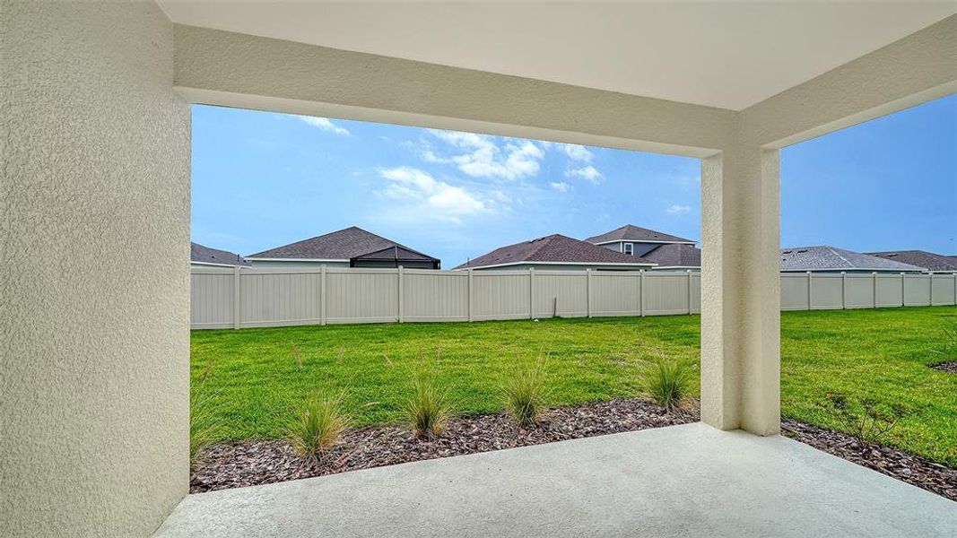 Exterior details and patio area of a home in Canoe Creek, Parrish (Image 20).