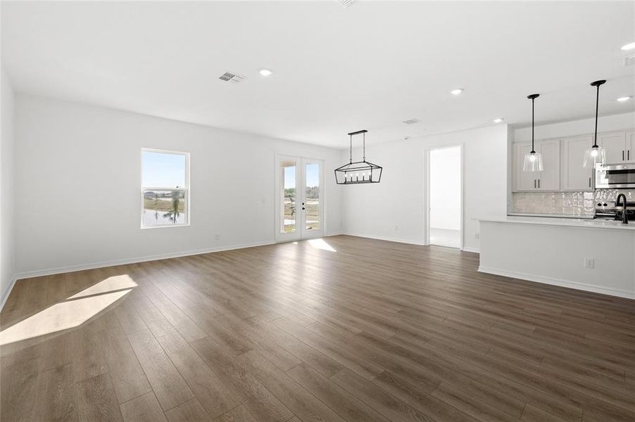 Spacious, unfurnished interior of a new home in , Kissimmee (Image 29).