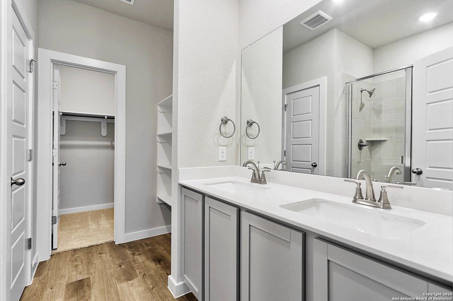 Furnished interior view inside a new home in Fairway Crossing 40s, San Antonio (Image 13). Furnished interior view inside a new home in Fairway Crossing 40s, San Antonio (Image 13).