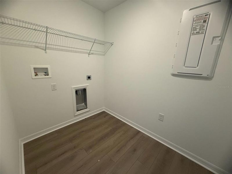 Spacious, unfurnished interior of a new home in Tyson Reserve, St. Cloud (Image 9).