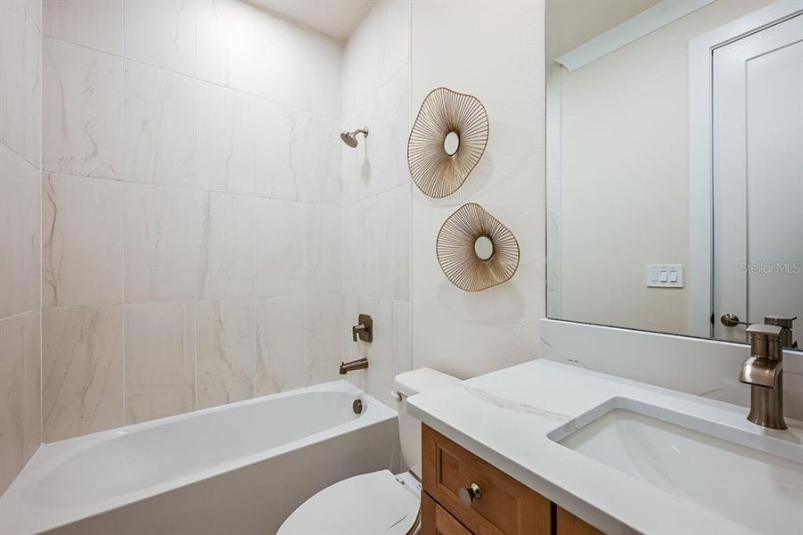 Furnished interior view inside a new home in Turnleaf, Punta Gorda (Image 9).