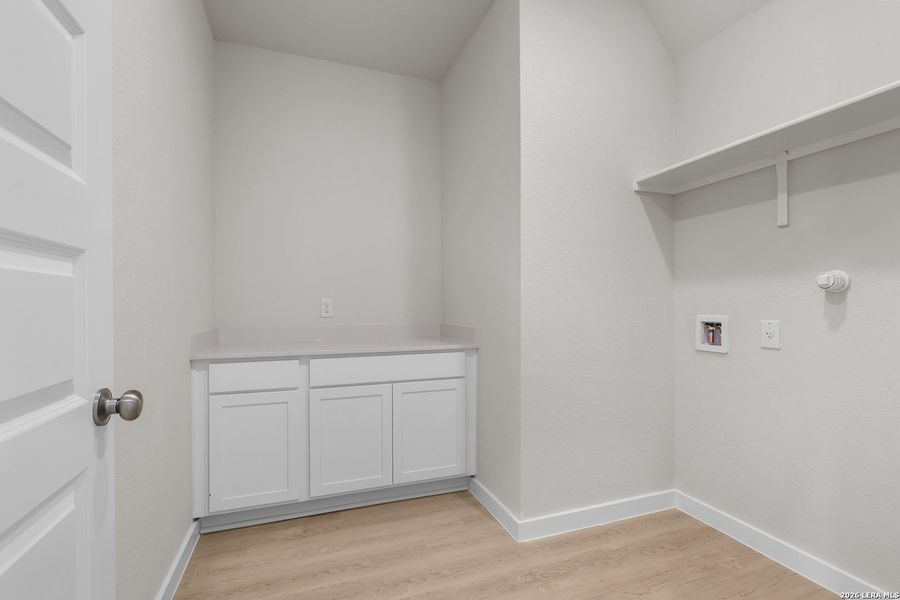 Spacious, unfurnished interior of a new home in Hiddenbrooke, Seguin (Image 16). Spacious, unfurnished interior of a new home in Hiddenbrooke, Seguin (Image 16).