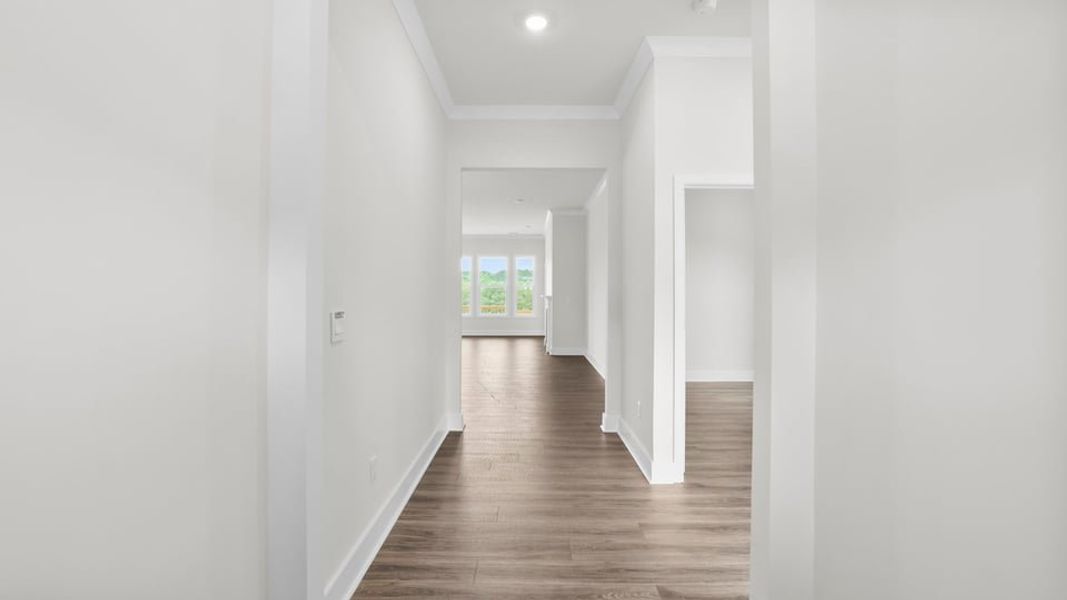 Spacious, unfurnished interior of a new home in Sunset Summits, Spartanburg (Image 16).