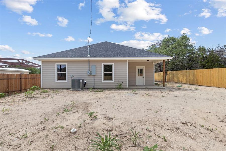 Exterior details and patio area of a home in , Weatherford (Image 25).