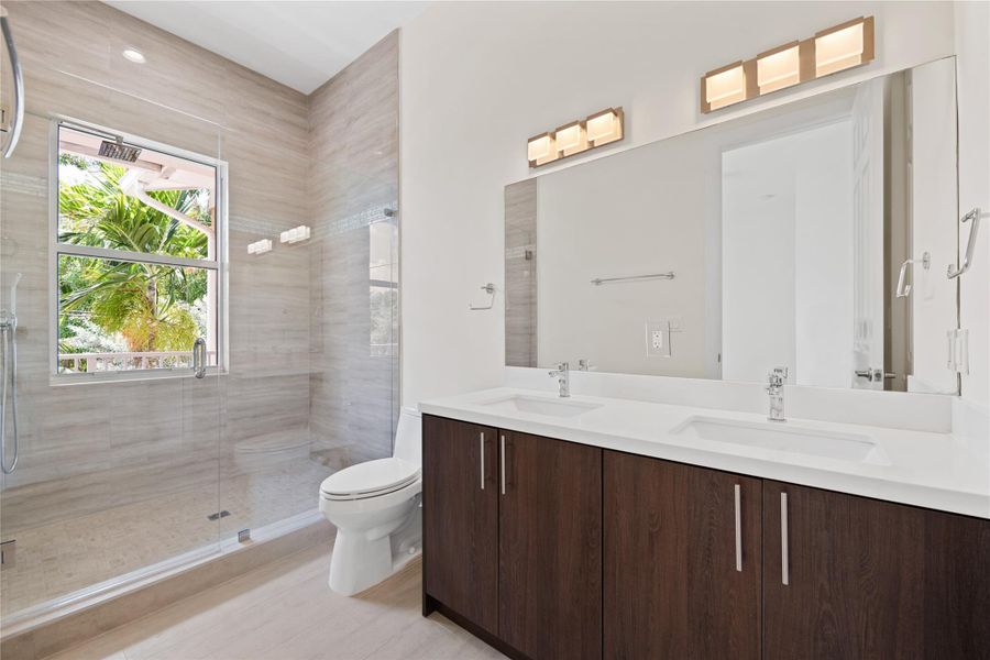 Furnished interior view inside a new home in , Fort Lauderdale (Image 10).