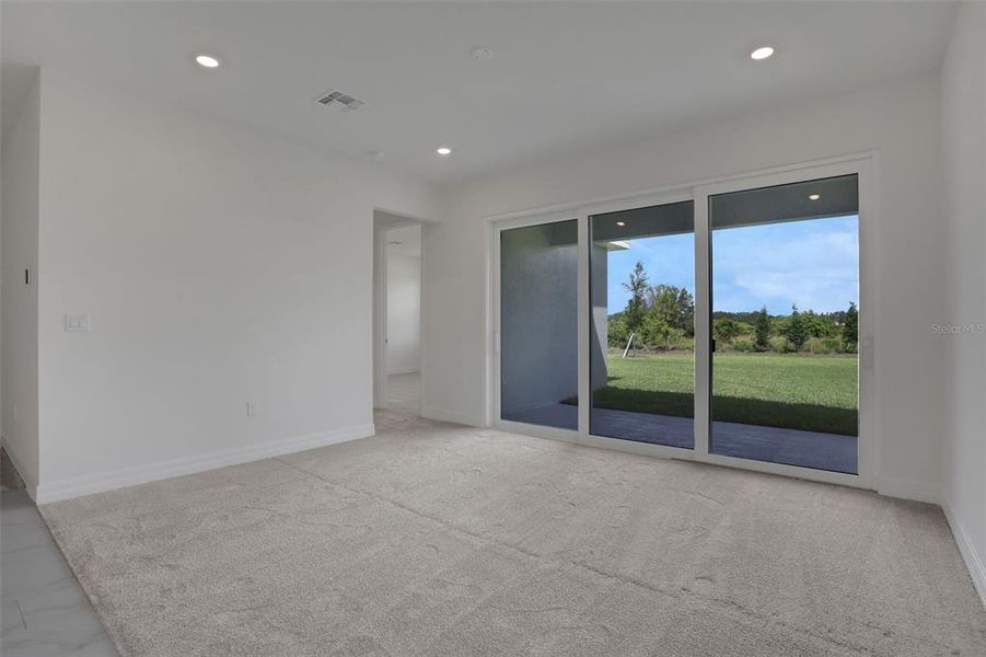 Spacious, unfurnished interior of a new home in Turnleaf, Punta Gorda (Image 12).
